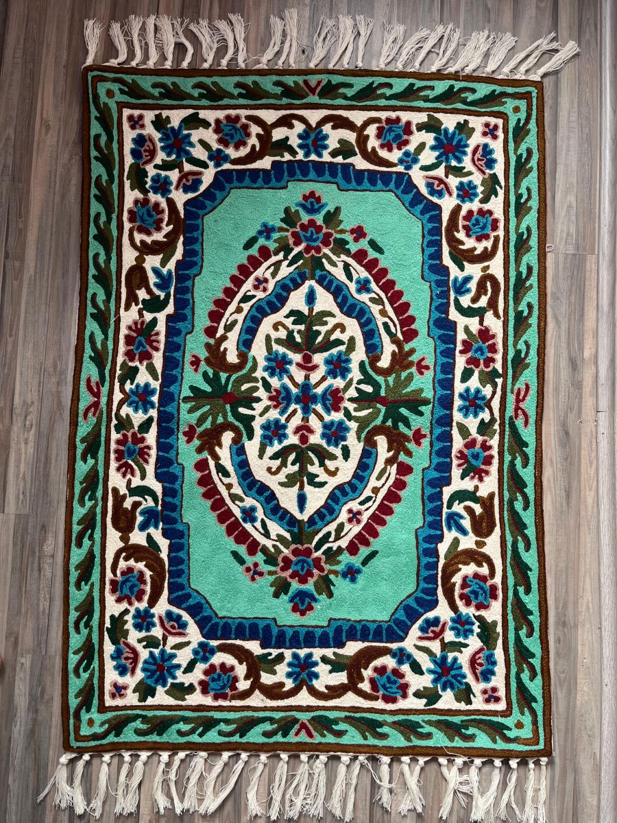 Floral Leaf Carpet Wall Hanging