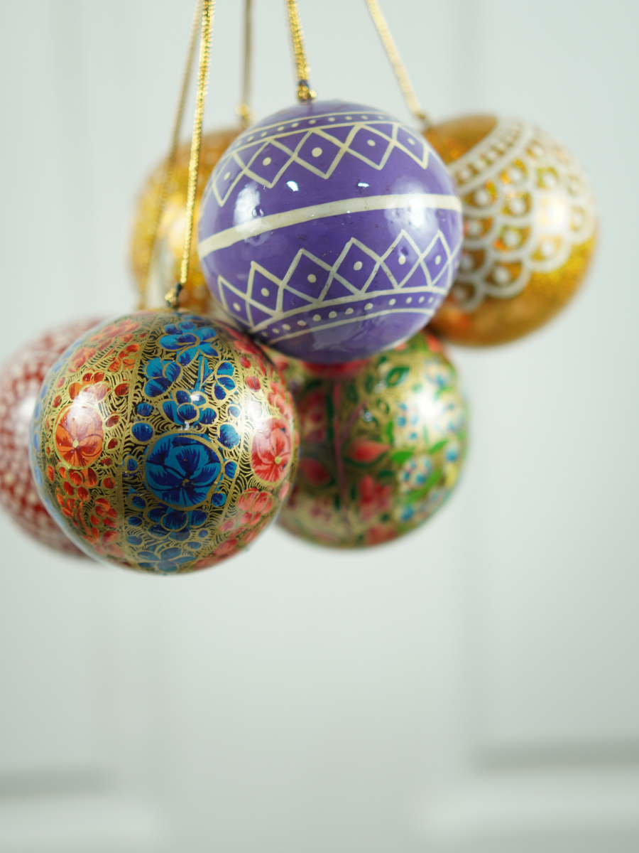 🎁 Bauble Balls -Handcrafted Paper Mache Christmas Ornaments & Festive Décor - 3 piece / 2 Inch