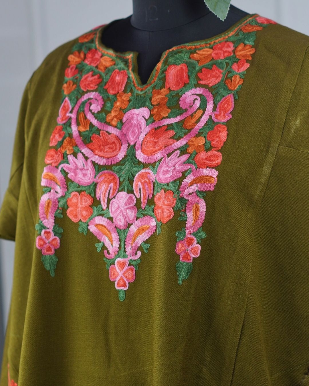 Kashmiri Aari Embroidered Phiran – Pink & Orange | Mehndi