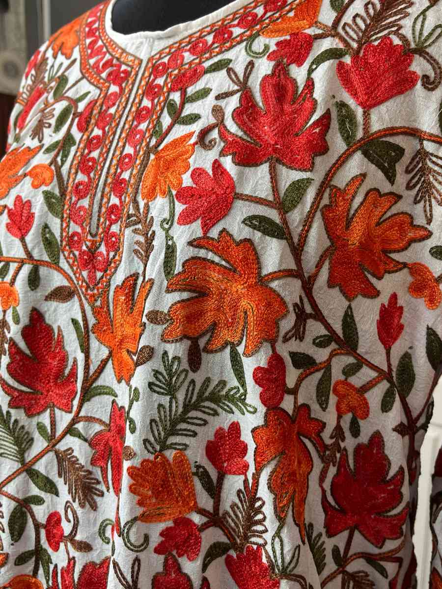 Chinar White kashmiri Cotton Kurtis