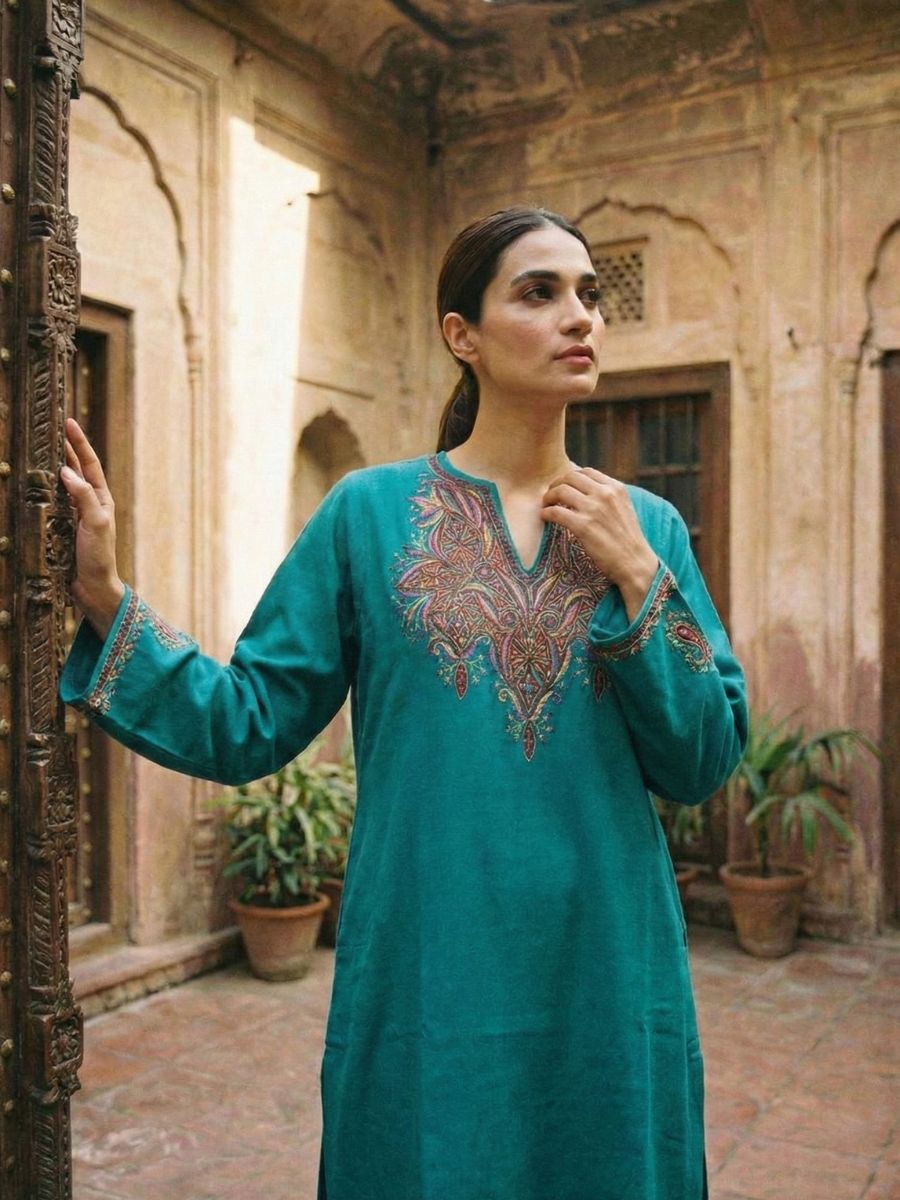 Meeras: Hand-Embroidered Raffel Phiran | Emerald Mist