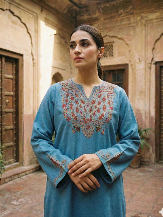 Meeras: Hand-Embroidered Raffel Phiran | Ocean Breeze