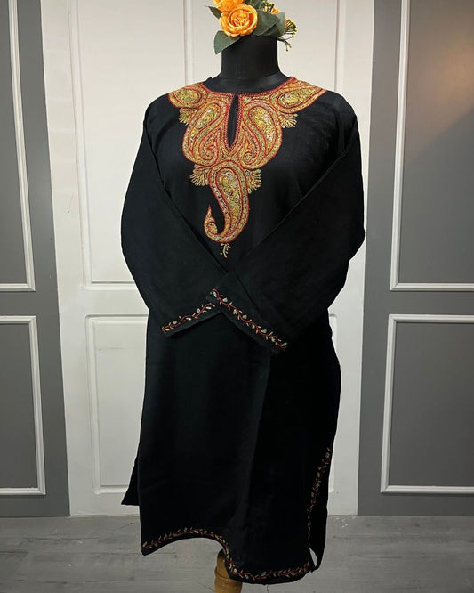 Meeras: Hand-Embroidered Raffel Phiran | Phantom