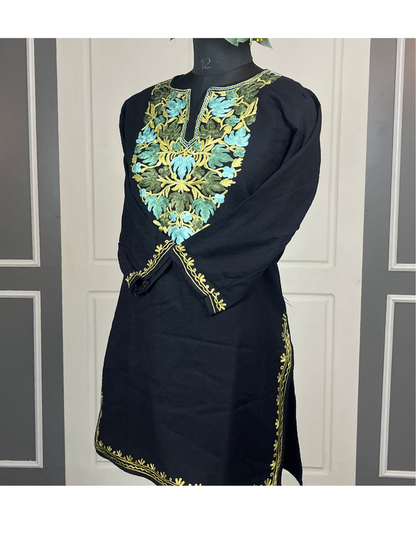 Rang-E-Chinar Black Short Woolen Kurtis