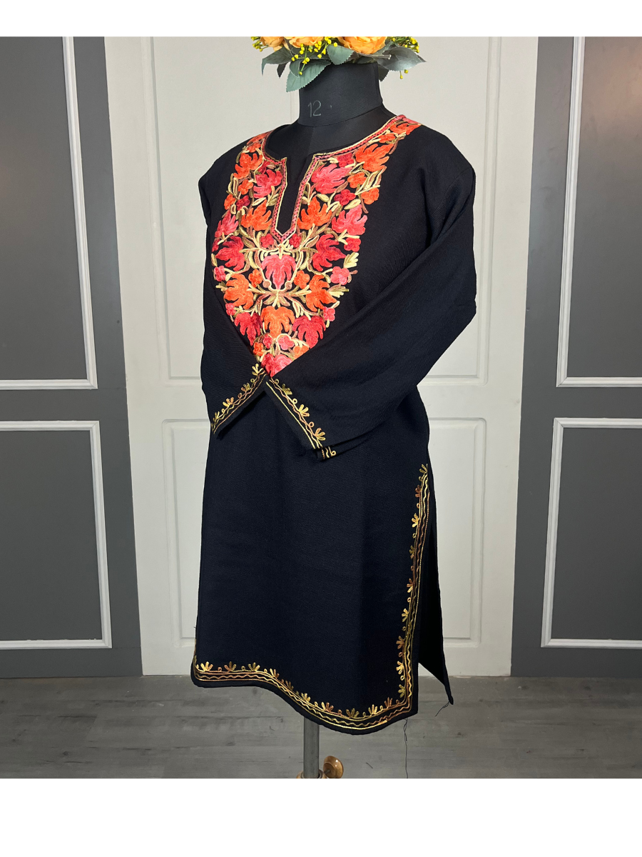 Rang-E-Chinar Black Short Woolen Kurtis