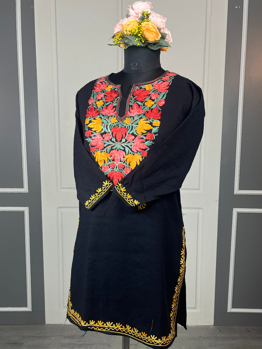 Rang-E-Chinar Black Short Woolen Kurtis