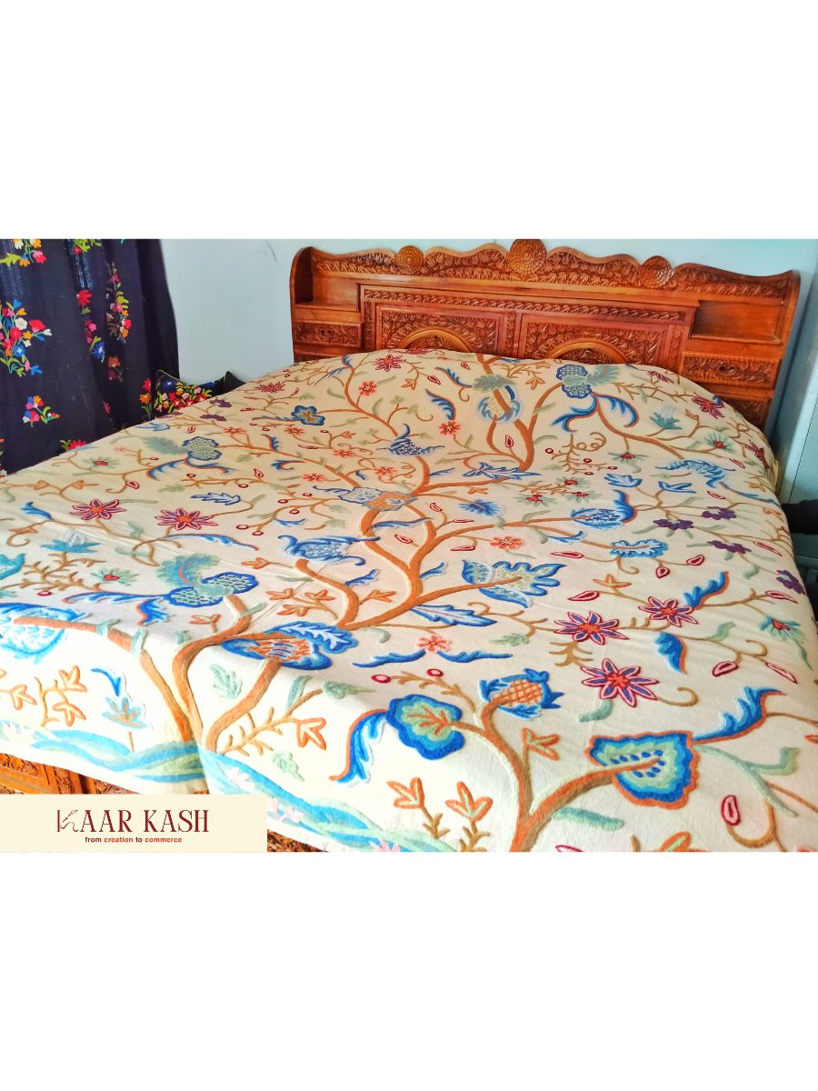 Zaaynat-e-Kashmir Krewal Embroidery Bedcover - KaarKash