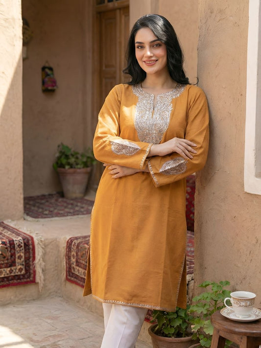 Kongposh: Golden Boti Tilla Phiran – Pure Raffel Wool | mustard