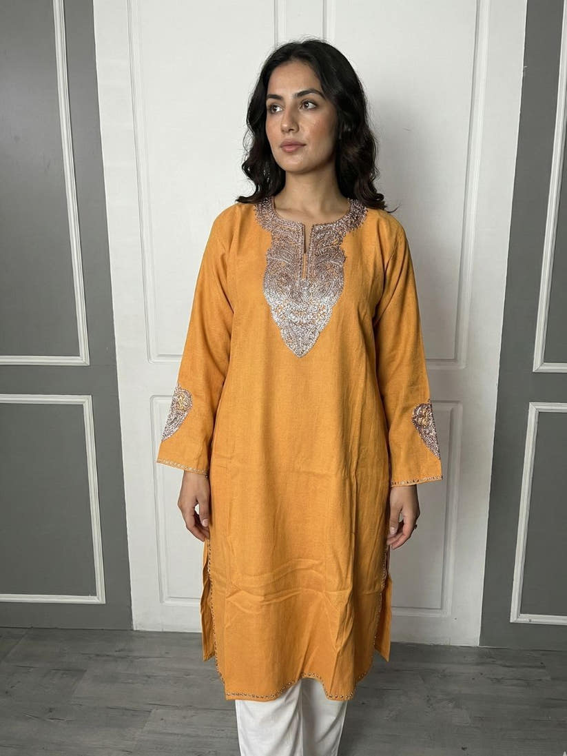Kongposh: Golden Boti Tilla Pheran (Phiran) – Pure Raffel Wool | Mustard