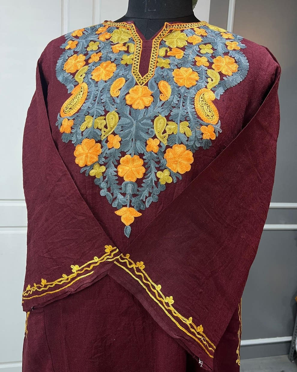 Gulposh Royal Kashmiri Pheran | Pure Raffel Wool | Wine