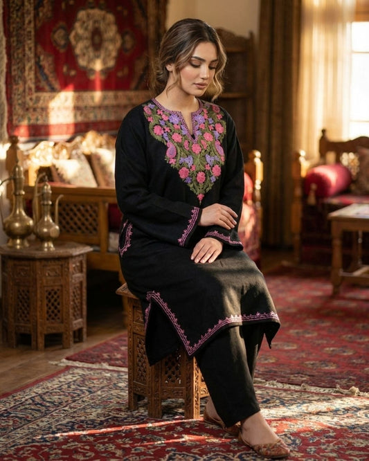 Gulposh royal Pure Raffel Wool|Ebon