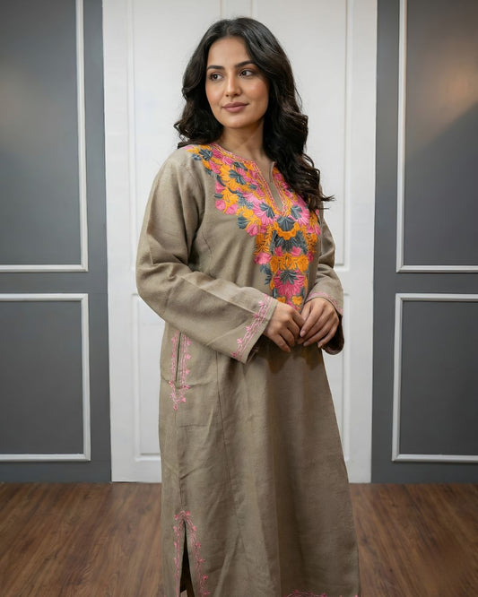 Gulposh royal Pure Raffel Wool |hazel