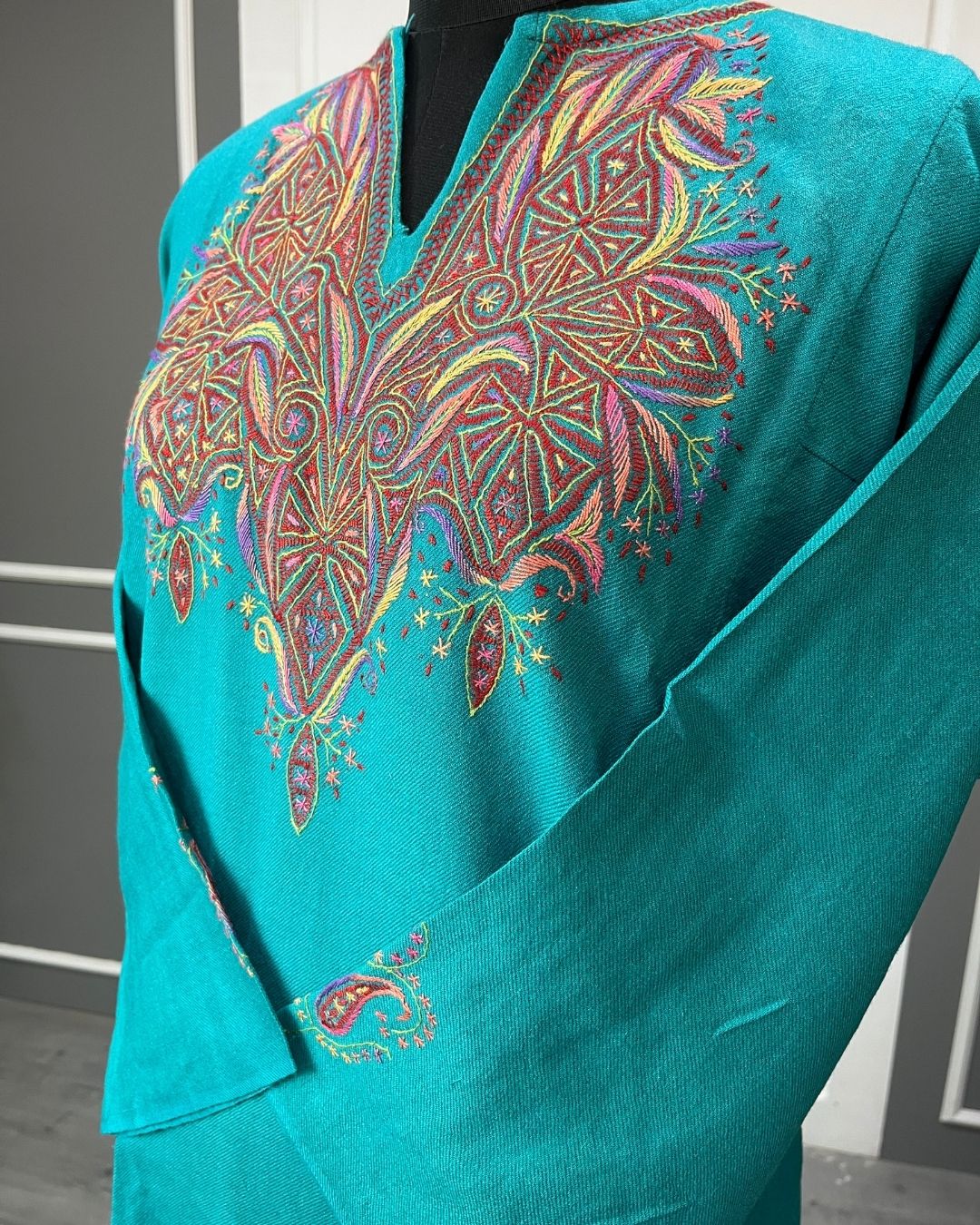 Meeras: Hand-Embroidered Raffel Phiran | Emerald Mist