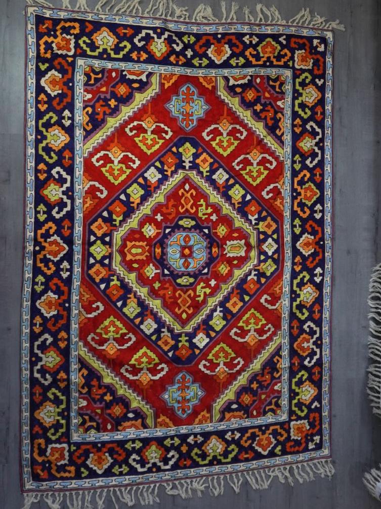 Noor-e-Kashmir Rug Chain Stitch Carpet - KaarKash