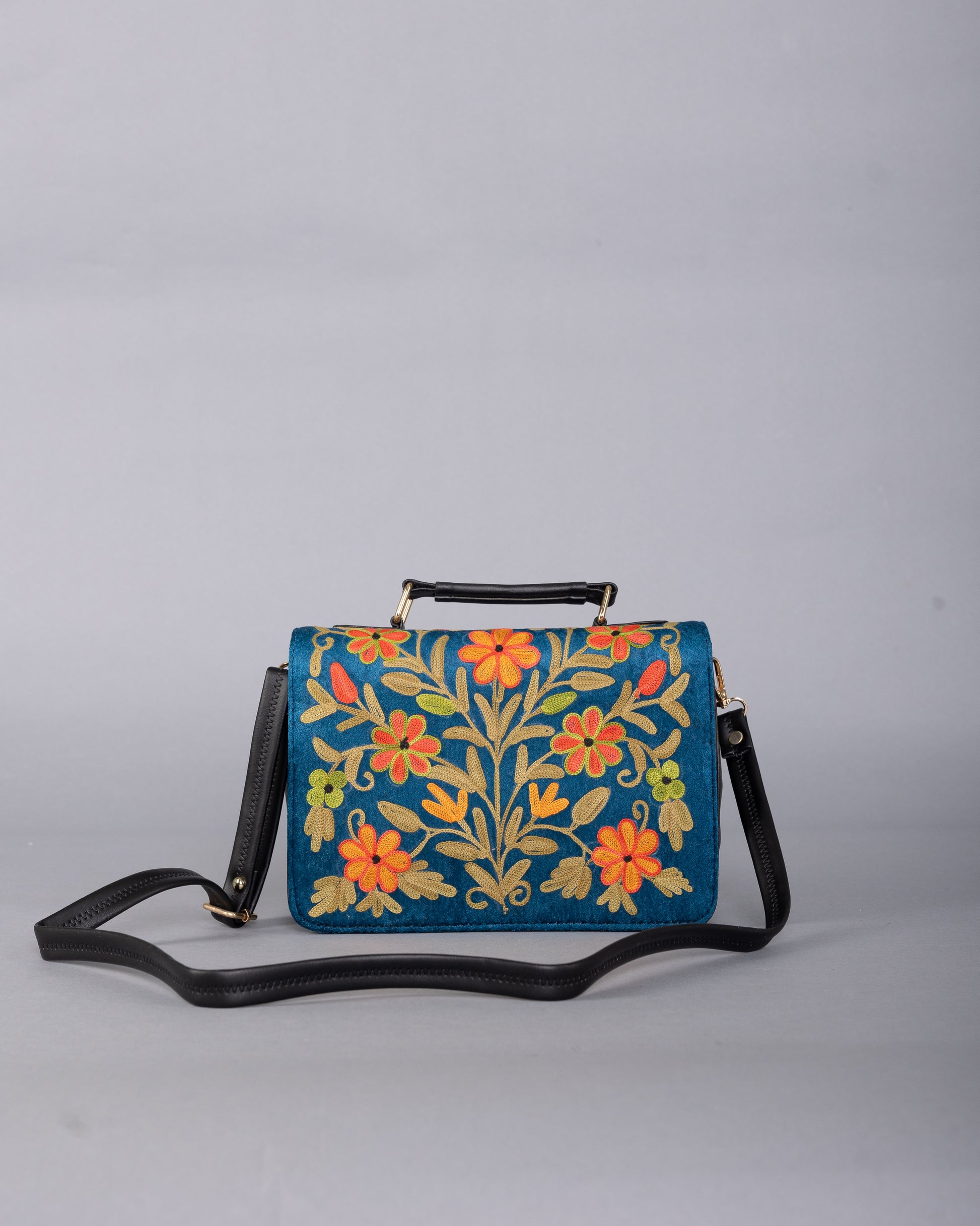 Kashmiri Hunar Krewal Sling Bag – KaarKash