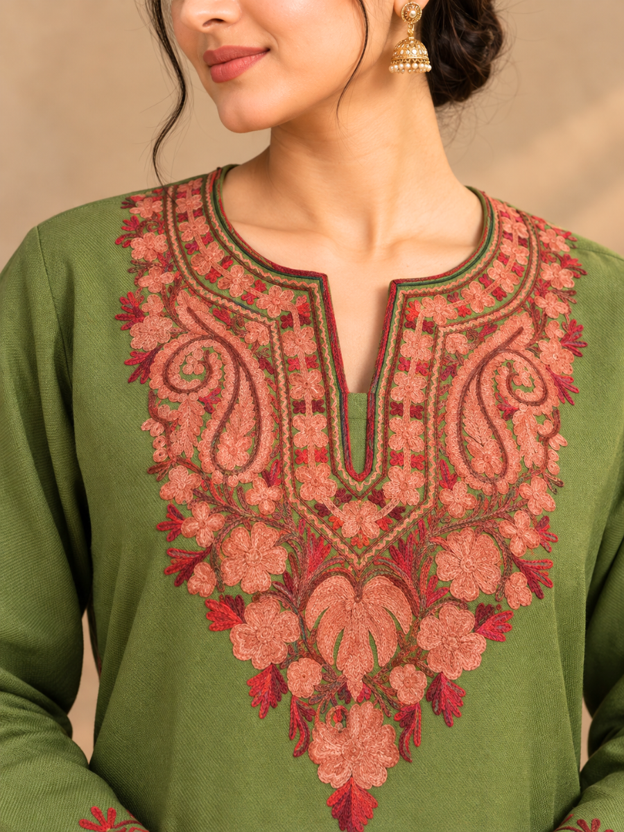 Green Kashmiri Pheran with Floral Embroidery | Aari Embroidered Wool Phiran