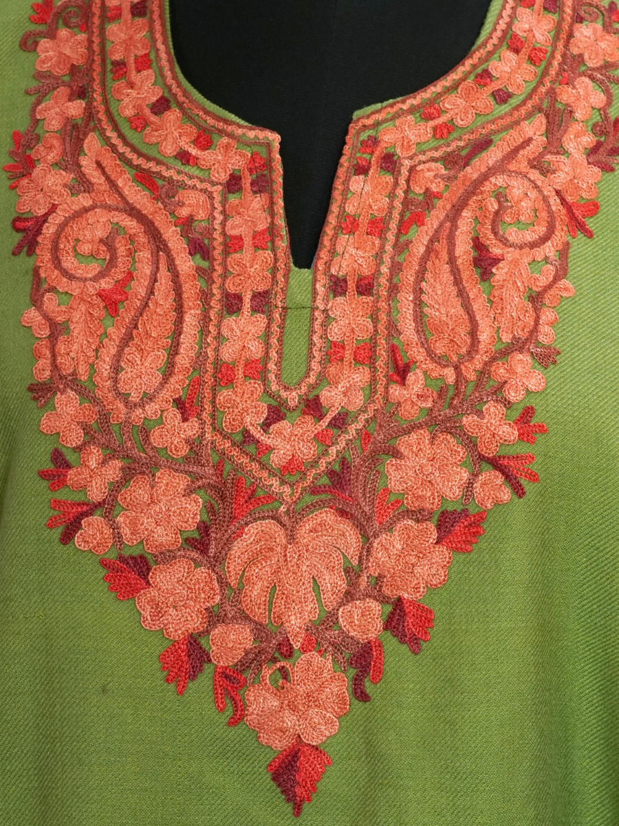 Green Kashmiri Pheran with Floral Embroidery | Aari Embroidered Wool Phiran